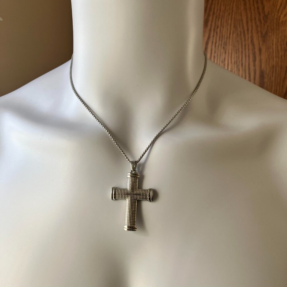 Stainless Steel Cross Pendant Necklace on 19-inch Chunky Chain Brand NEW Chain